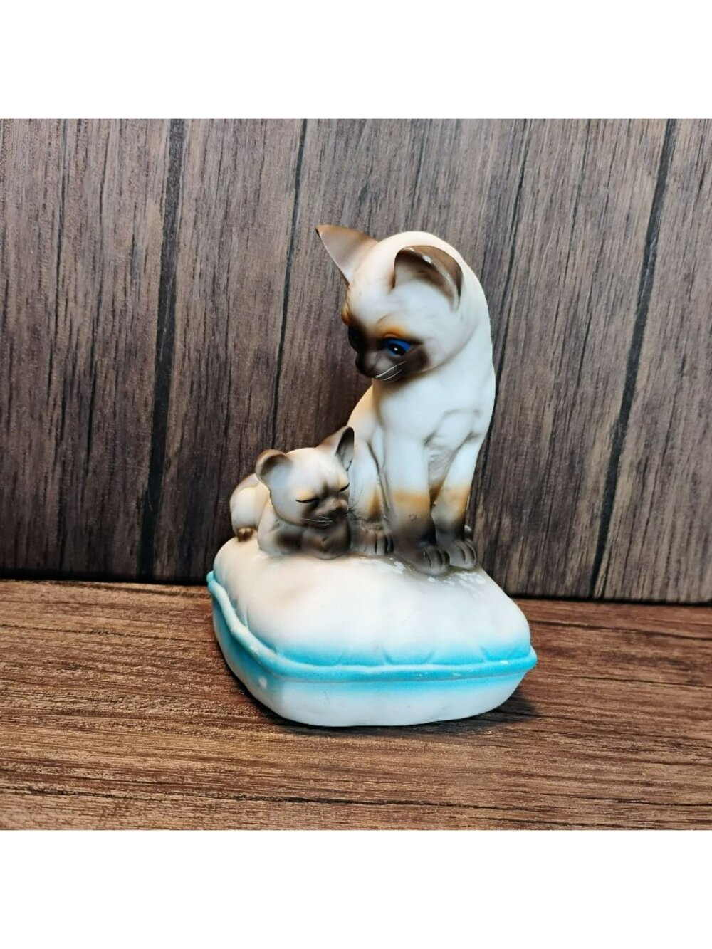 Vintage Mann Japan Siamese Cat Figurine Music Box 5.5" Blue Cushion, Kittens